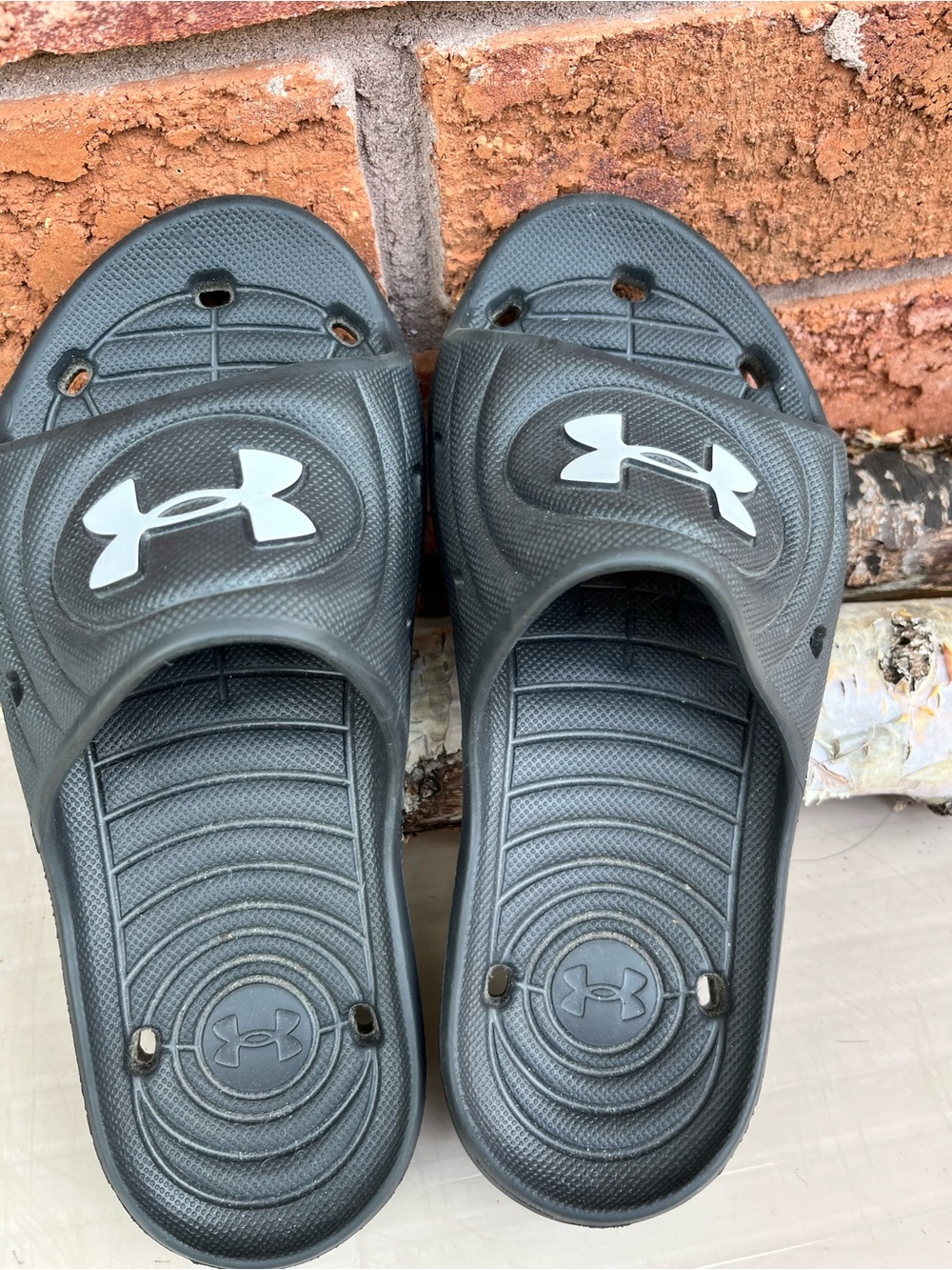 Under Armour Slides Kids Size 3 (M3) Black Sport Sandals